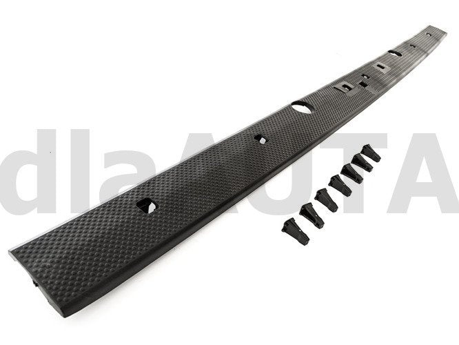 Прагова лайстна на задните врати за VW LT 2 1996–2006 – 9017660219