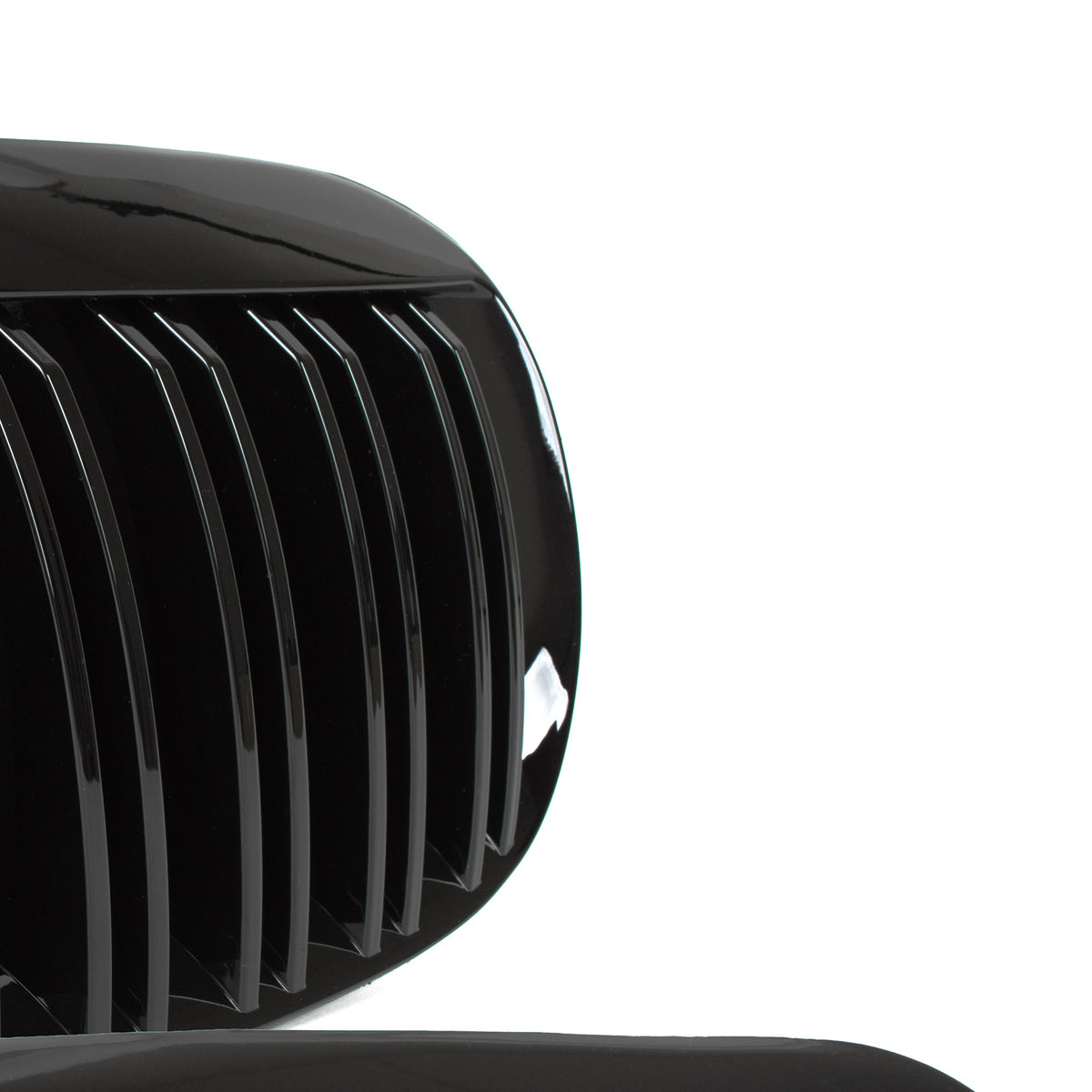 Чифт решетки между фаровете за BMW 6 E63 / E64 2004–2010 – 51137077931